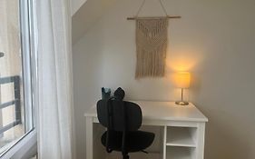 Comfy Flat 7 Min Away From Disney